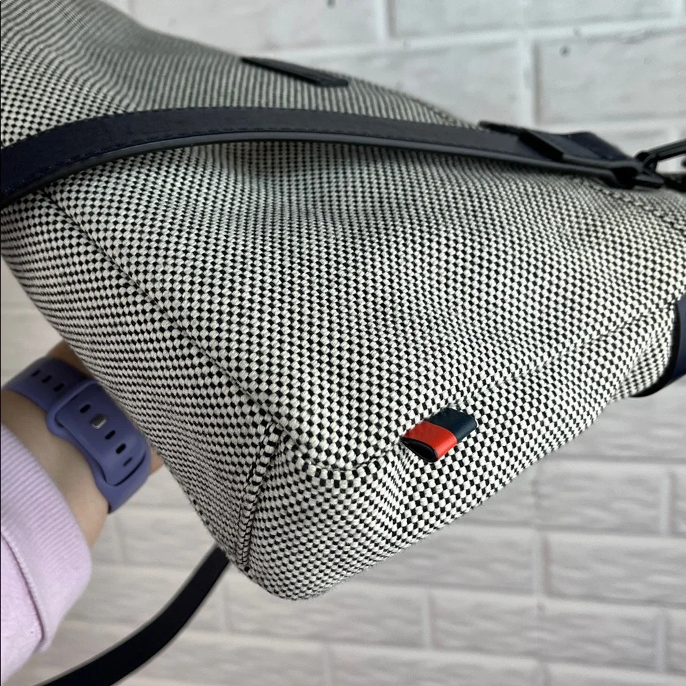 BEN MINKOFF FULTON MESSENGER BRIEFCASE BLACK WHITE FABRIC NAVY LEATHER TRIM
